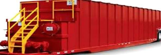 Foto: frac tank rojo con escalera amarilla